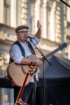 Veselo razpoloženje tudi na drugi festivalski dan Dnevov narodnih noš in oblačilne dediščine v Kamniku (33)